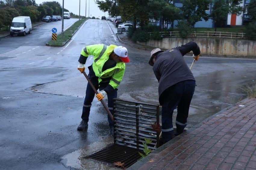 SON DAKİKA: KOCAELİ'DE YARIN OKULLAR TATİL Mİ? Kocaeli Valiliği kararını açıkladı! 16 Ekim Cuma günü okullar tatil mi?