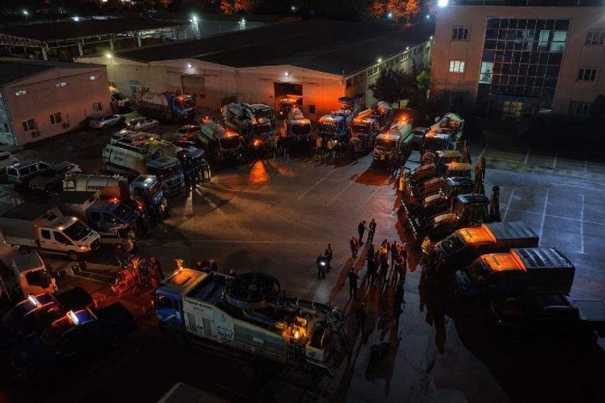 Bursa’da yoğun sağanak yağış için alarm verildi: 839 personel, 285 araç ve iş makinesiyle teyakkuza geçildi