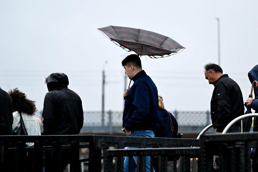 Kuvvetli sağnak yağış uyarısı Meteoroloji ve İstanbul Valiliği'nden geldi: Cuma başlayacak, Cumartesi etkisini artıracak