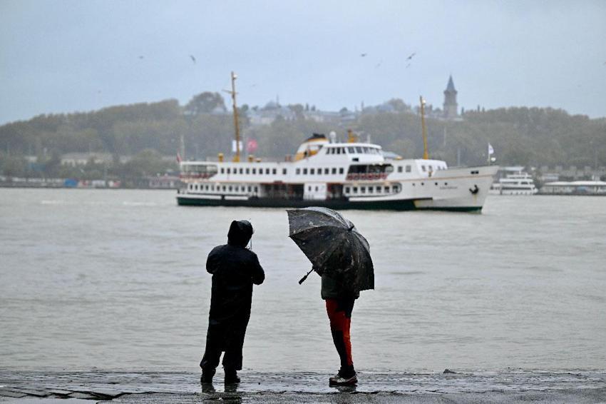 Kuvvetli sağnak yağış uyarısı Meteoroloji ve İstanbul Valiliği'nden geldi: Cuma başlayacak, Cumartesi etkisini artıracak