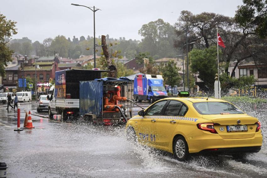 Kuvvetli sağnak yağış uyarısı Meteoroloji ve İstanbul Valiliği'nden geldi: Cuma başlayacak, Cumartesi etkisini artıracak