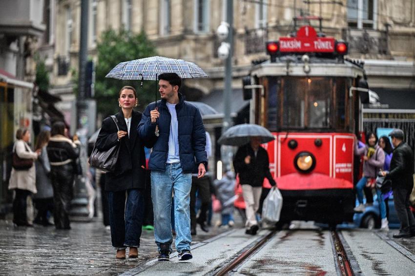 Kuvvetli sağnak yağış uyarısı Meteoroloji ve İstanbul Valiliği'nden geldi: Cuma başlayacak, Cumartesi etkisini artıracak