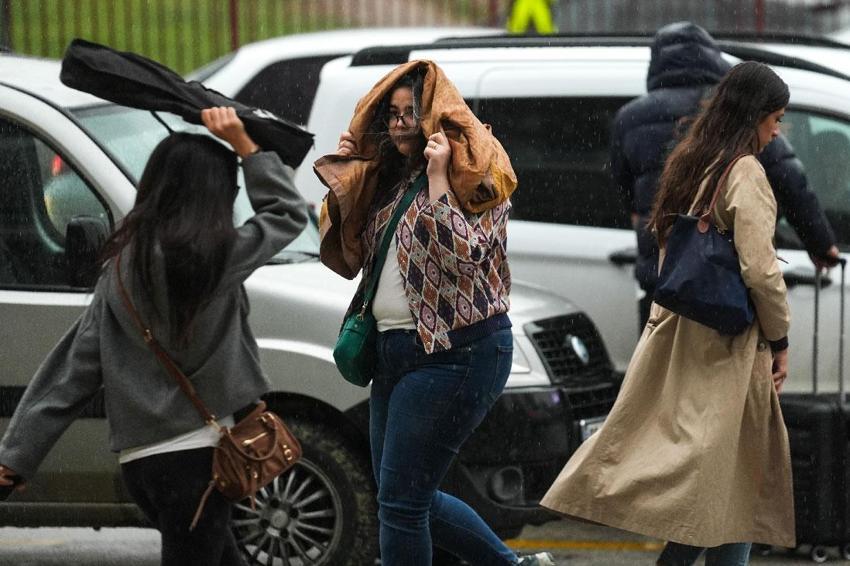 Kuvvetli sağnak yağış uyarısı Meteoroloji ve İstanbul Valiliği'nden geldi: Cuma başlayacak, Cumartesi etkisini artıracak