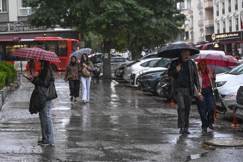 Kuvvetli sağnak yağış uyarısı Meteoroloji ve İstanbul Valiliği'nden geldi: Cuma başlayacak, Cumartesi etkisini artıracak