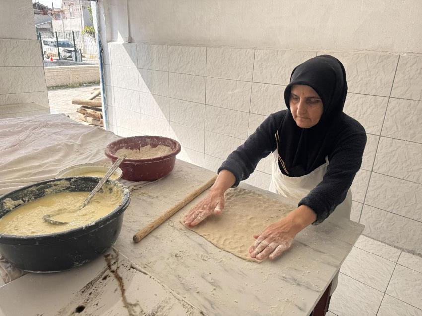 Tokat'ın Artova ilçesinde kurulan kadın kooperatifi Çiğli gömbe üreten kadınlar talebe yetişemiyor
