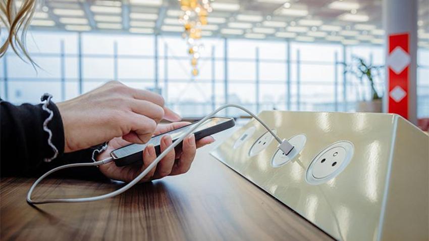 ŞARJ CİHAZLARINDA KURALLAR DEĞİŞİYOR! USB-C kabloları ve kablosuz şarj için yeni dönem