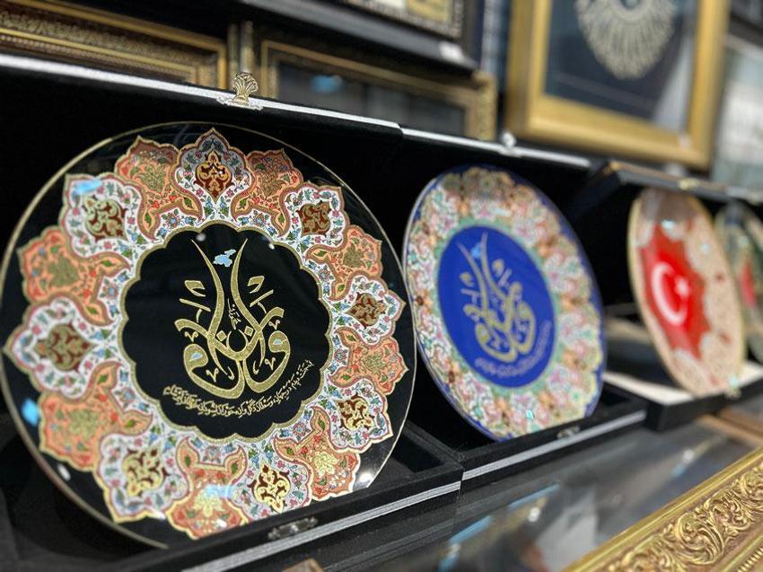 Vanlı hattat, ecdadın sanatını geleceğe taşıyarak çok sayıda öğrencinin yetişmesine katkı sağladı