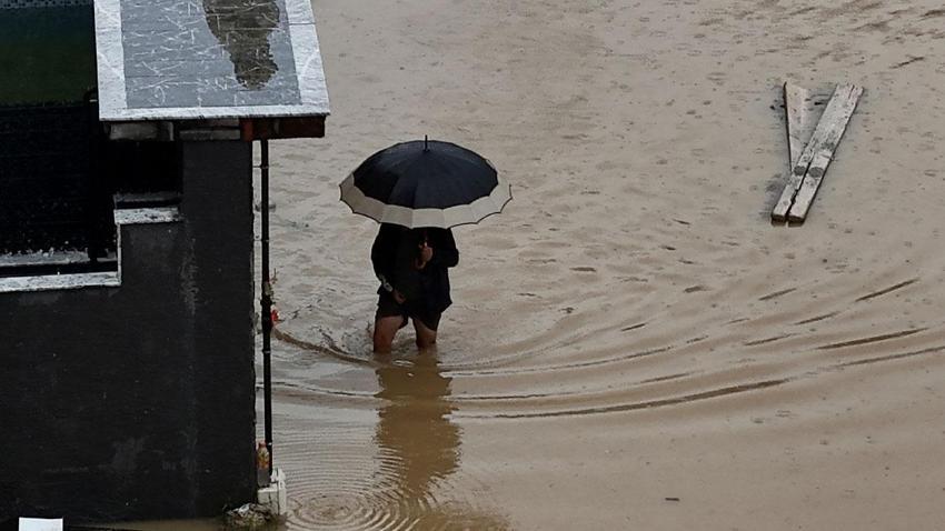 Meteoroloji, Bakan Kurum, Valilik ve AKOM'dan uyarılar peş peşe geldi: Kuvvetli sağanak yağışlar 41 ilde etkili olacak!