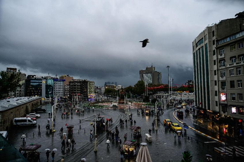 Meteoroloji, Bakan Kurum, Valilik ve AKOM'dan uyarılar peş peşe geldi: Kuvvetli sağanak yağışlar 41 ilde etkili olacak!