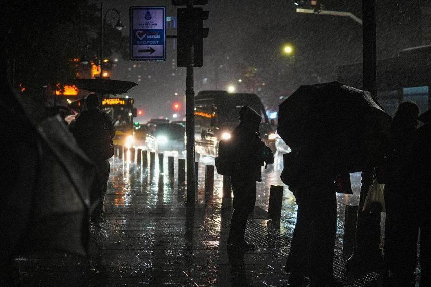 Meteoroloji, Bakan Kurum, Valilik ve AKOM'dan uyarılar peş peşe geldi: Kuvvetli sağanak yağışlar 41 ilde etkili olacak!