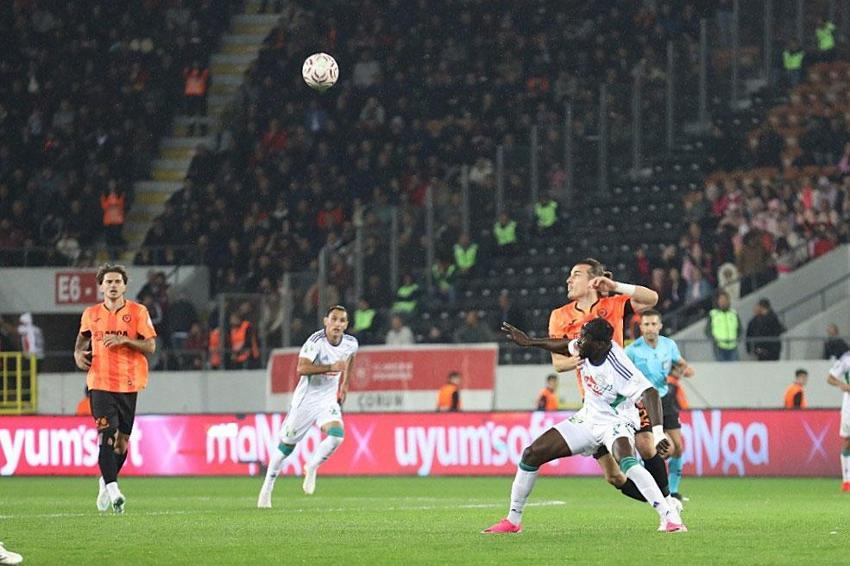 Arca Çorum FK – Çaykur Rizespor maçında konuk takım öne geçti ev sahibi geri döndü
