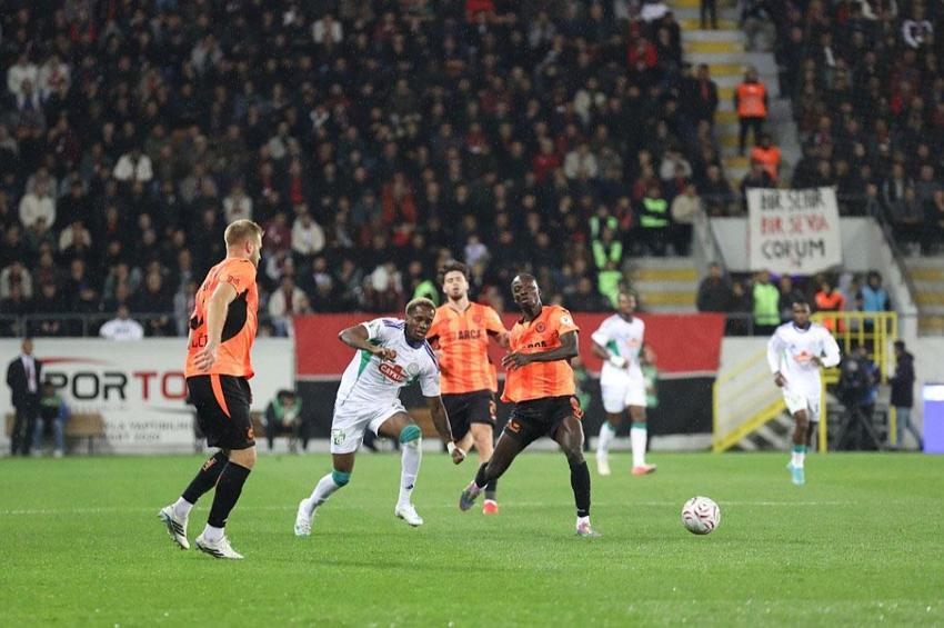 Arca Çorum FK – Çaykur Rizespor maçında konuk takım öne geçti ev sahibi geri döndü