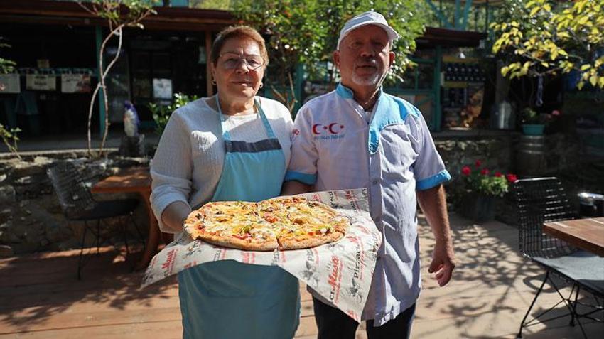İsveç'ten Çorum'a dönen emekli çiftin köylerine açtığı restoran yoğun rağbet görüyor