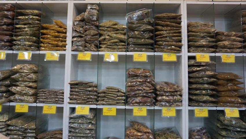 Bitki çaylarında büyük hata: Ihlamur ve adaçayı sakın kaynatmayın! Kemeraltı Çarşısı'ndan sonbahar uyarısı!