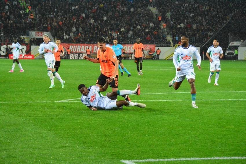 Çorum FK'da Cengiz Ünder olay oldu: Burak Yılmaz'ın acısını talimatla alıyorlar