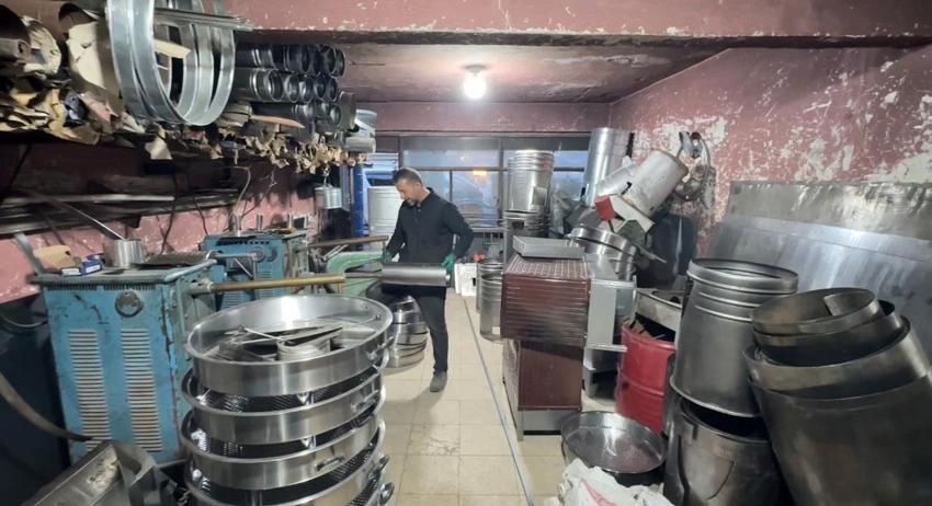 Havaların soğumasıyla birlikte Yüksekovada kış hazırlıkları başladı! Sobacılar Sokağı’nda hareketlilik yaşanıyor