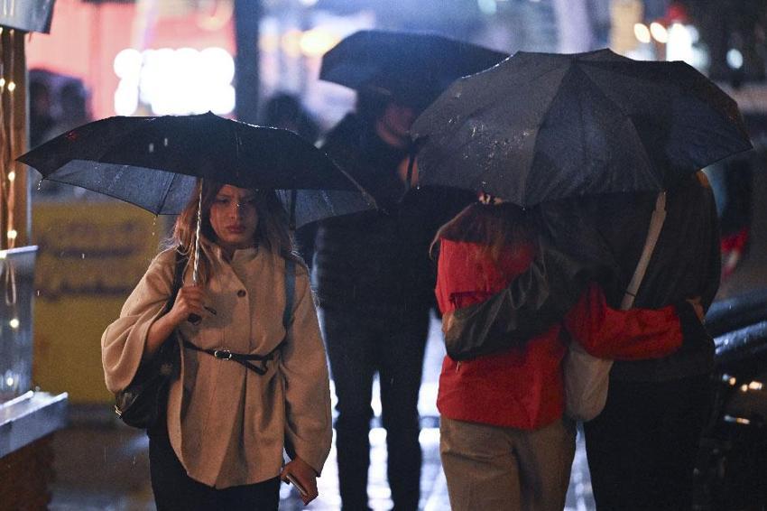 Sağanak yağışlar etkili olacak! Meteoroloji açıkladı Bakan Kurum uyardı: 10 ilde turuncu, 26 ilde sarı kodlu uyarı var