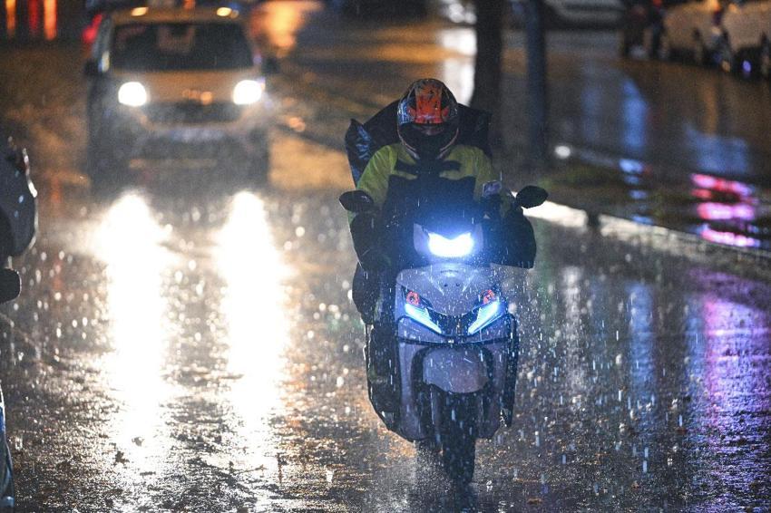 Sağanak yağışlar etkili olacak! Meteoroloji açıkladı Bakan Kurum uyardı: 10 ilde turuncu, 26 ilde sarı kodlu uyarı var