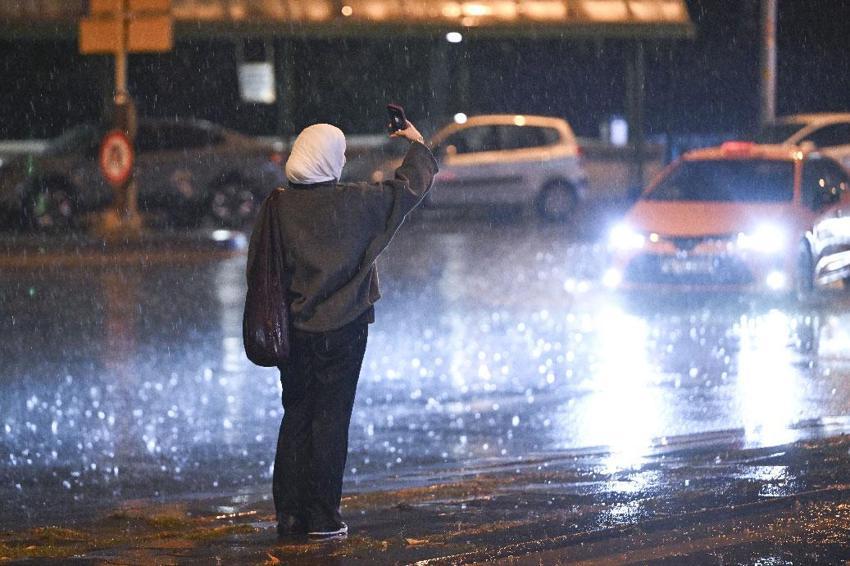 Sağanak yağışlar etkili olacak! Meteoroloji açıkladı Bakan Kurum uyardı: 10 ilde turuncu, 26 ilde sarı kodlu uyarı var