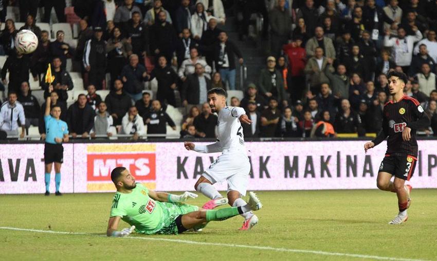 Eskişehirspor İzmir deplasmanında Altay'ı farklı yenerek 3 puanla dönüyor