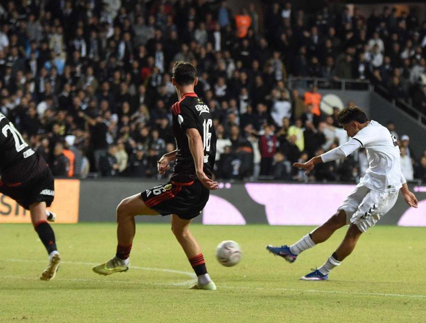 Eskişehirspor İzmir deplasmanında Altay'ı farklı yenerek 3 puanla dönüyor