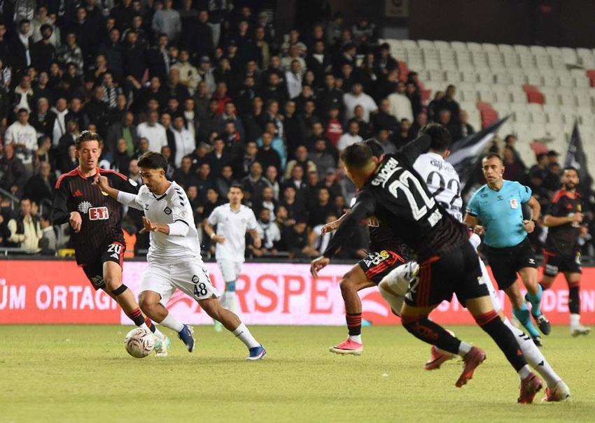 Eskişehirspor İzmir deplasmanında Altay'ı farklı yenerek 3 puanla dönüyor