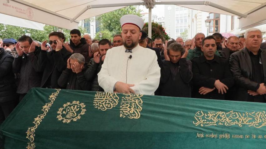 Soner Olgun son yolculuğuna uğurlandı! 67 yaşında hayatını kaybeden sanatçıya veda