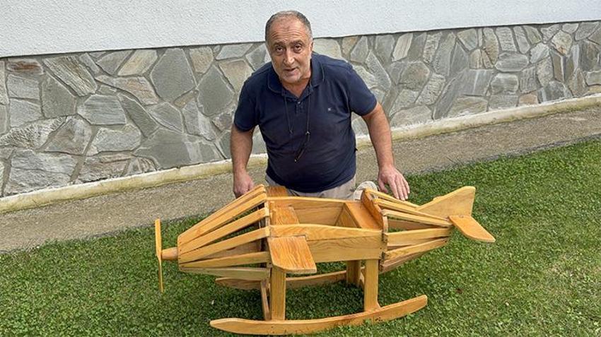 Çatısını atölyeye çevirdi, internetten öğrenip yapıyor! Sadece atık malzemeleri kullanıyor
