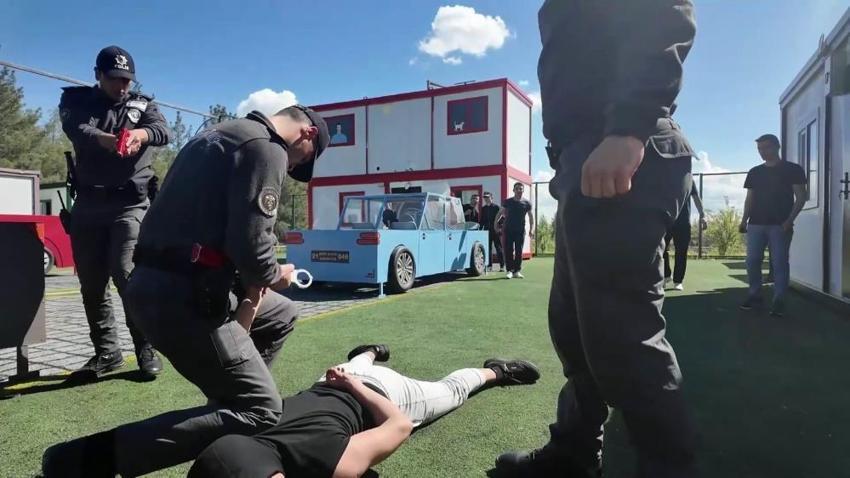 Diyarbakır'da polisler için özel eğitim alanı kuruldu: Gerçek olaylar canlandırılacak