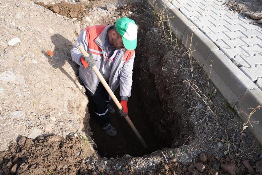 Erzurum'da donan toprağa karşı sonbahar önlemi: Toprak betonlaşmadan ekipler harekete geçti!