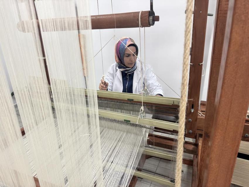 Çocuklukta öğrendi, yıllar sonra mesleğine geri döndü! Siirt’te ilham veren hikâye
