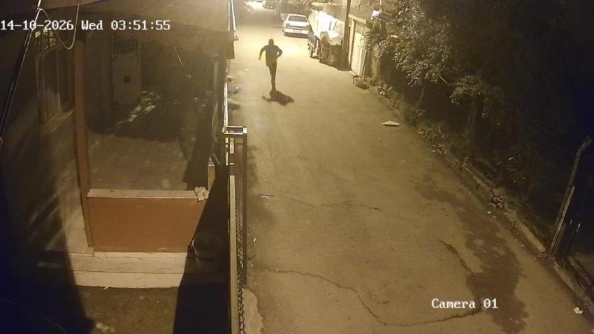 Penseyle kapıyı kırdı, eve girdi! 38 yıl cezası bulunan şüpheli yakalandı