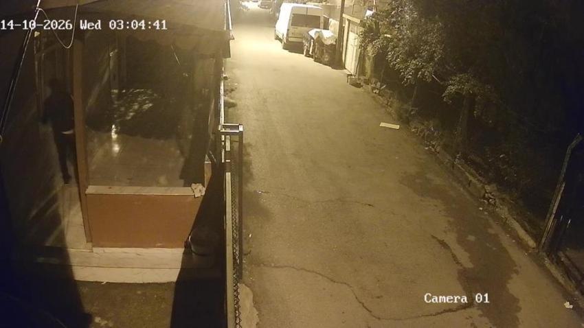 Penseyle kapıyı kırdı, eve girdi! 38 yıl cezası bulunan şüpheli yakalandı