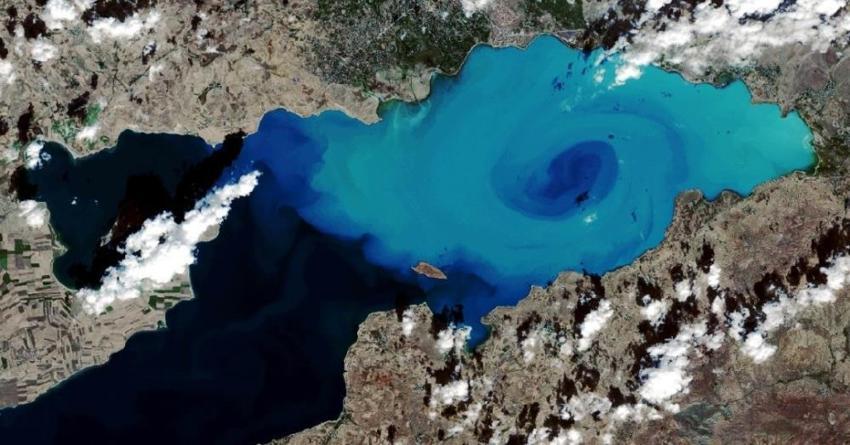 Van Gölü'ndeki olay dünya gündeminde! Astronot uzaydan görüntüledi, sır ortaya çıktı