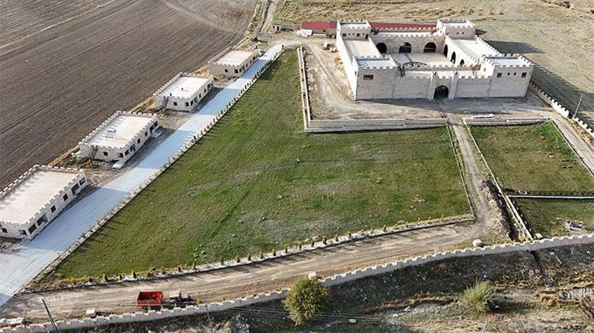Görenler orta çağ şatosu sanıyor! Kale Çiftlik Projesi için tarih verildi