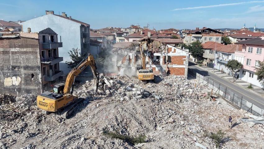 Sakarya tarihinde bir ilk! Mahalle bazlı dönüşümde 45 yapı kaldırıldı