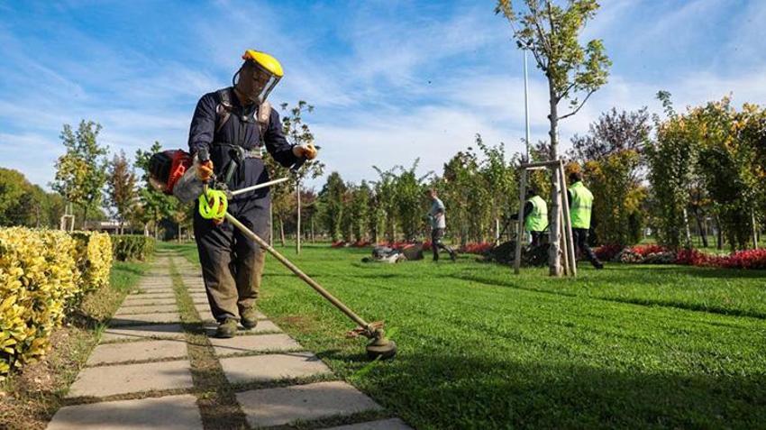 93 farklı noktada 600 personelle her gün sahadalar: Bursa’da 2 milyon fidan ve çiçek toprakla buluştu!