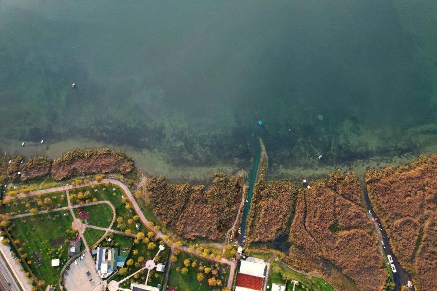 Sapanca Gölü'nde bir tarafta afet, bir tarafta bereket! Kuraklığı ardından son iki yılın en yüksek su seviyesi