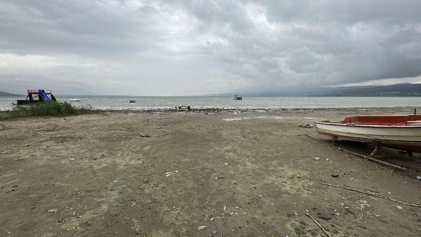 Sapanca Gölü'nde bir tarafta afet, bir tarafta bereket! Kuraklığı ardından son iki yılın en yüksek su seviyesi