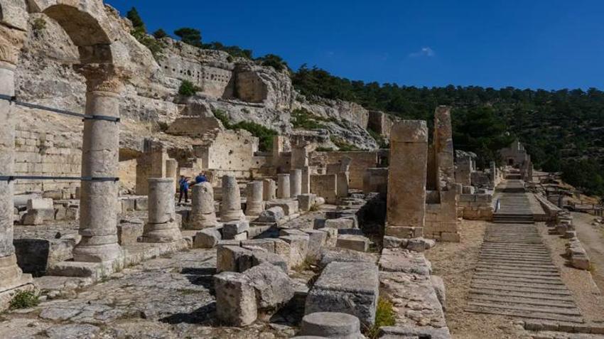 Toroslar'da 15 asırlık tarih: Alahan Manastırı
