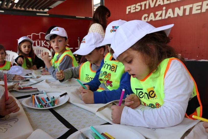 Gaziantep’te tohumlar el değiştiriyor: Doğa dostu şenlik başladı