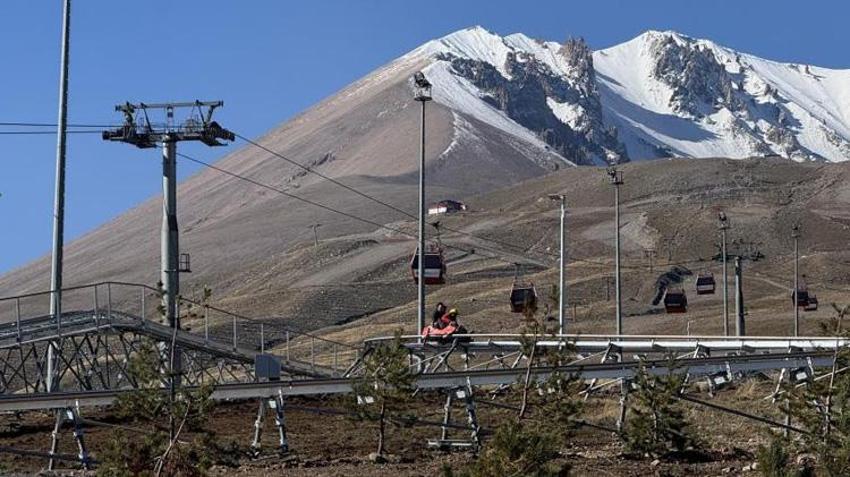 Erciyes'te geri sayım! Test sürüşlerine geçildi: 1.100 metrelik dev parkurda nefesler tutuldu