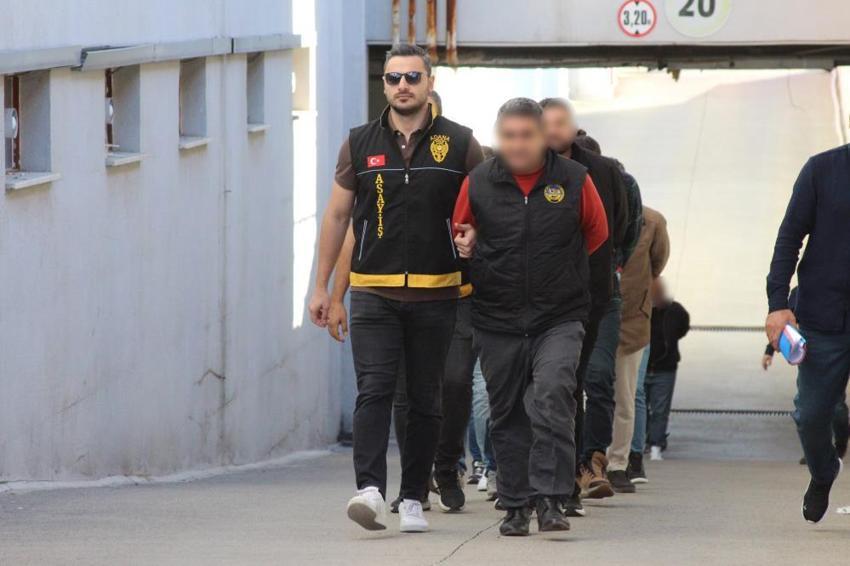 Adana'da hasarlı araçlarla milyonluk vurgun! Sigorta şirketlerini böyle soymuşlar