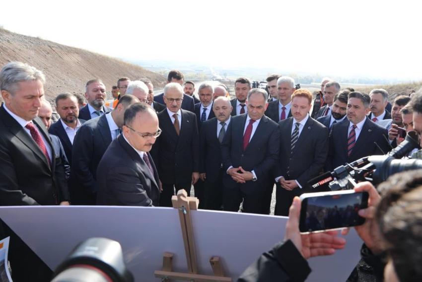 Bakan Uraloğlu açılışı yaptı: 45 dakikalık yol artık 24 dakika!