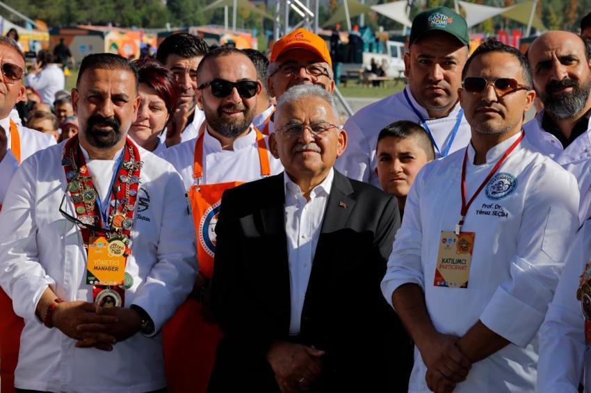 Kayseri'nin 6 bin yıllık lezzet mirası sahneye çıktı: 4’üncü Kayseri Gastronomi Günleri kapılarını açtı