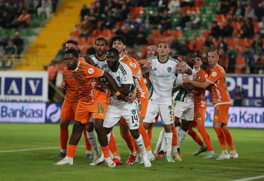 Kocaelispor Alanyaspor deplasmanından 3 puanla dönüyor