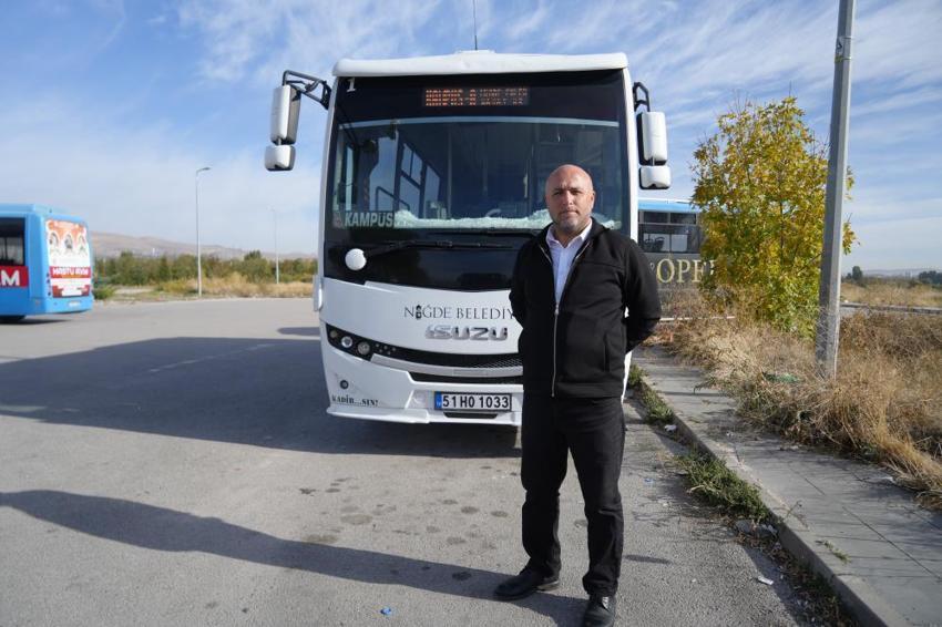 Niğde'de otobüste fenalaşan kız öğrenciye hayat kurtaran müdahale: Şoför rotayı acil servise çevirdi!