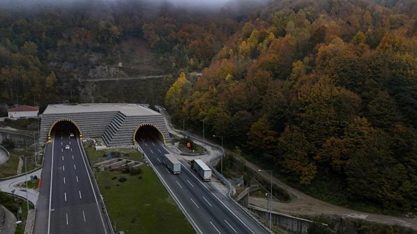 İstanbul-Ankara yolunda sonbahar büyüsü! Görenleri mest etti