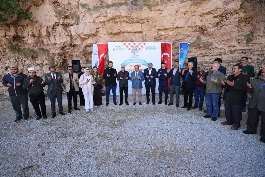 Selçuklu’da mağaralarda geleneksel yöntemlerle üretilen peynir hasadı sürüyor