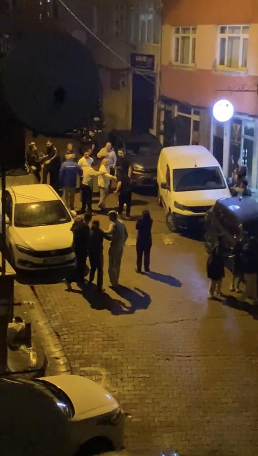 Kağıthane'de elle taciz iddiası! Şüpheliyi yakalayan vatandaşlar kendi aralarında kavga etti